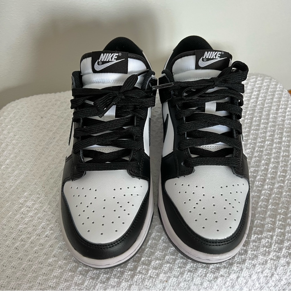 Nike Dunk Low, black and white, Panda, women’s size 7 - Picture 6 of 9